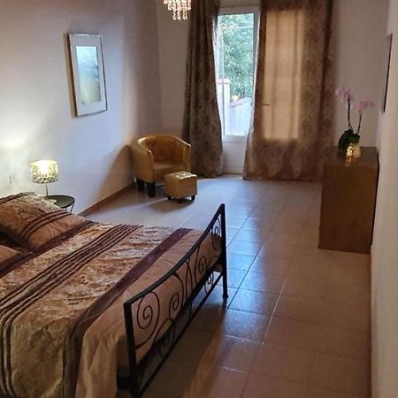 Bed and Breakfast Chez Isabelle Luri Exterior foto