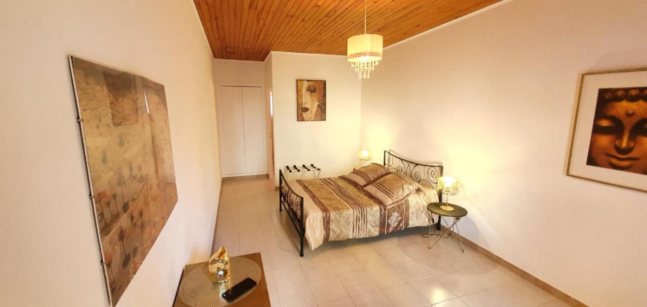 Bed and Breakfast Chez Isabelle Luri Exterior foto